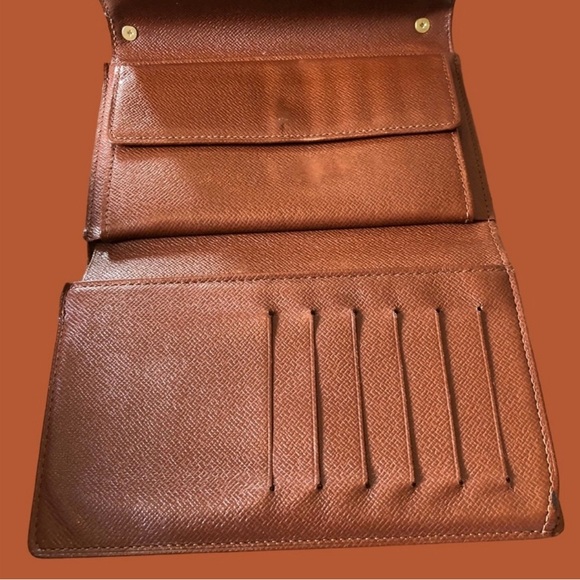 Louis Vuitton wallet converted to a crossbody - Picture 6 of 11